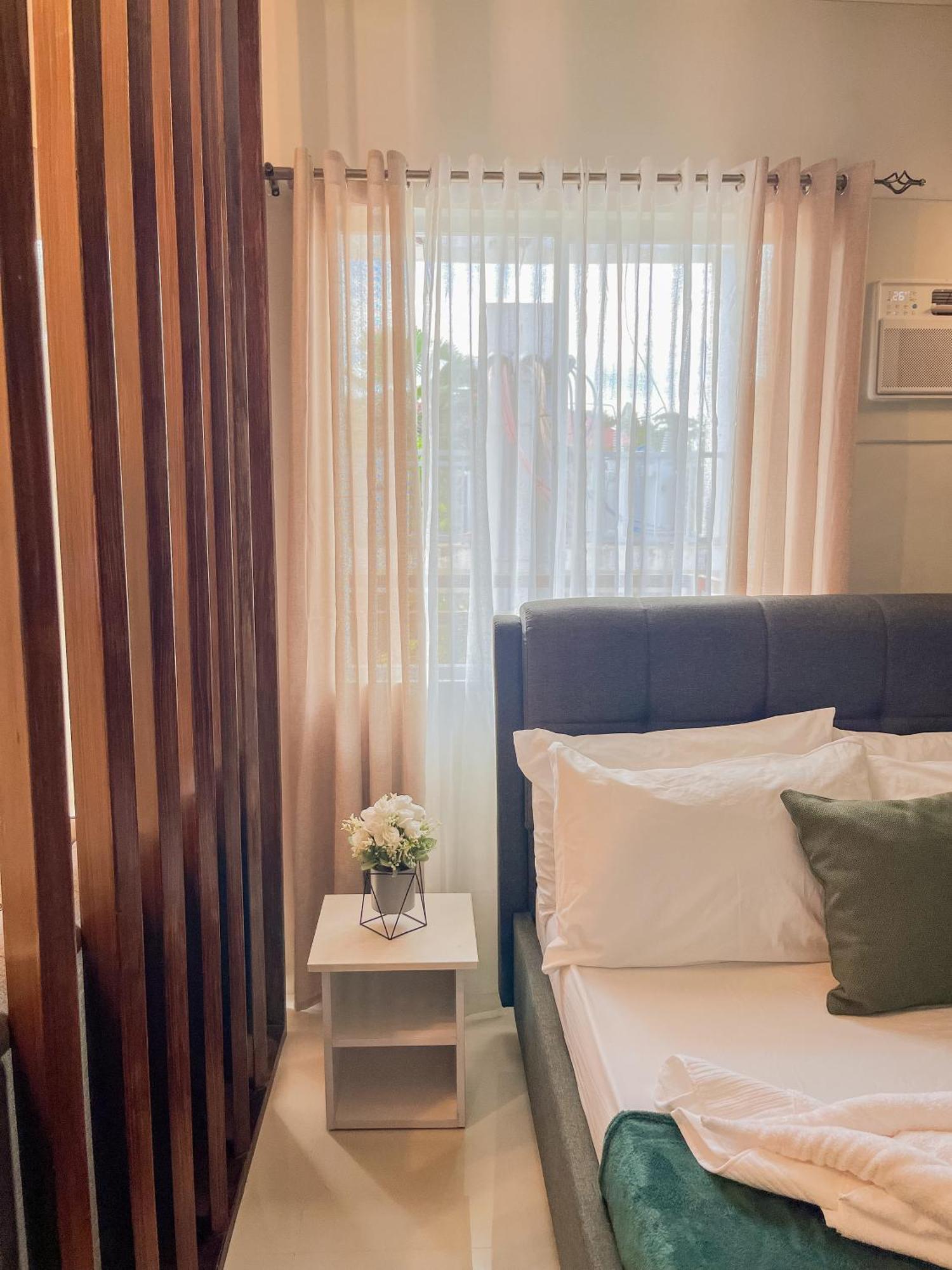 2 Bedroom And Studio Apartments With Private Pool And Gym In Vista Manors Verdant Puerto Princesa Exteriér fotografie