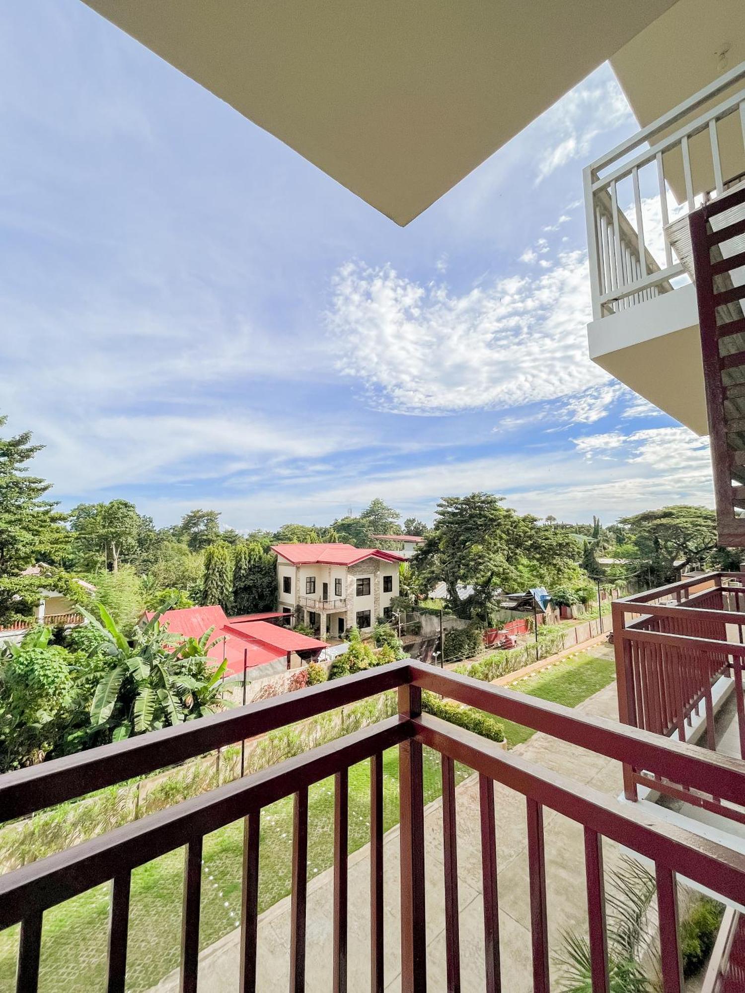 2 Bedroom And Studio Apartments With Private Pool And Gym In Vista Manors Verdant Puerto Princesa Exteriér fotografie