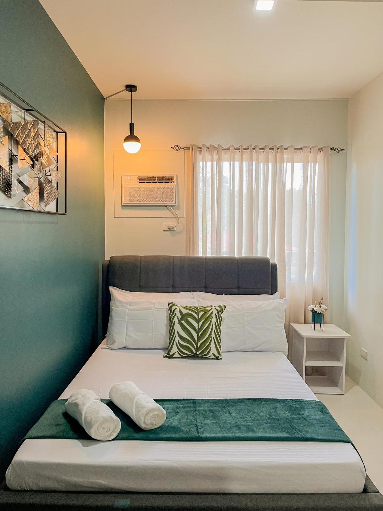 2 Bedroom And Studio Apartments With Private Pool And Gym In Vista Manors Verdant Puerto Princesa Exteriér fotografie