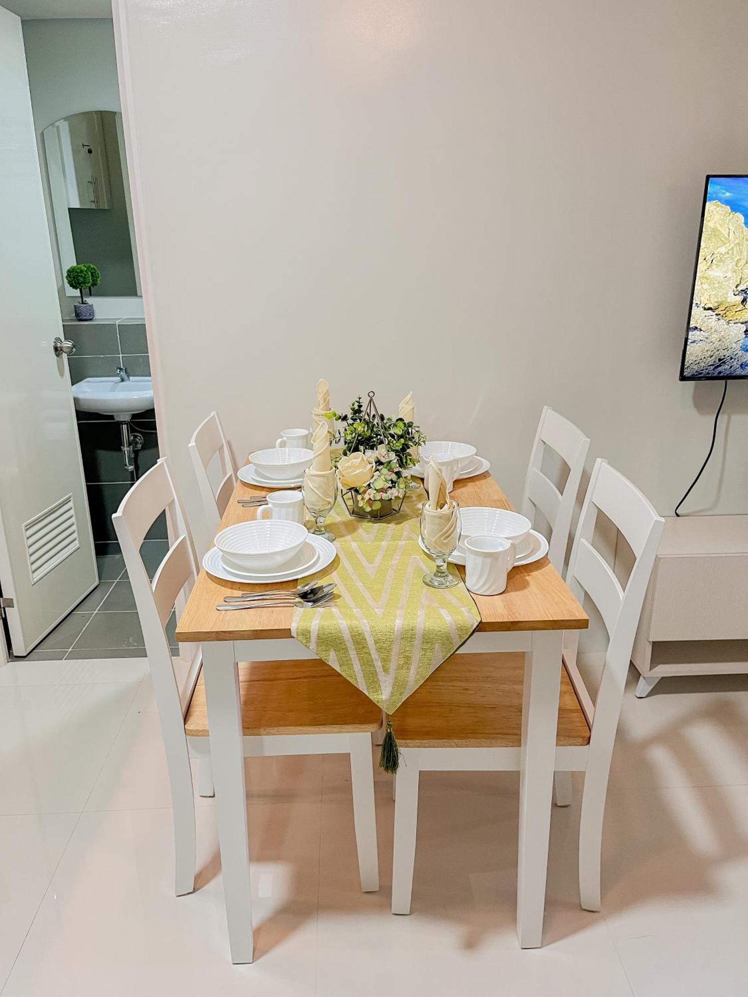 2 Bedroom And Studio Apartments With Private Pool And Gym In Vista Manors Verdant Puerto Princesa Exteriér fotografie