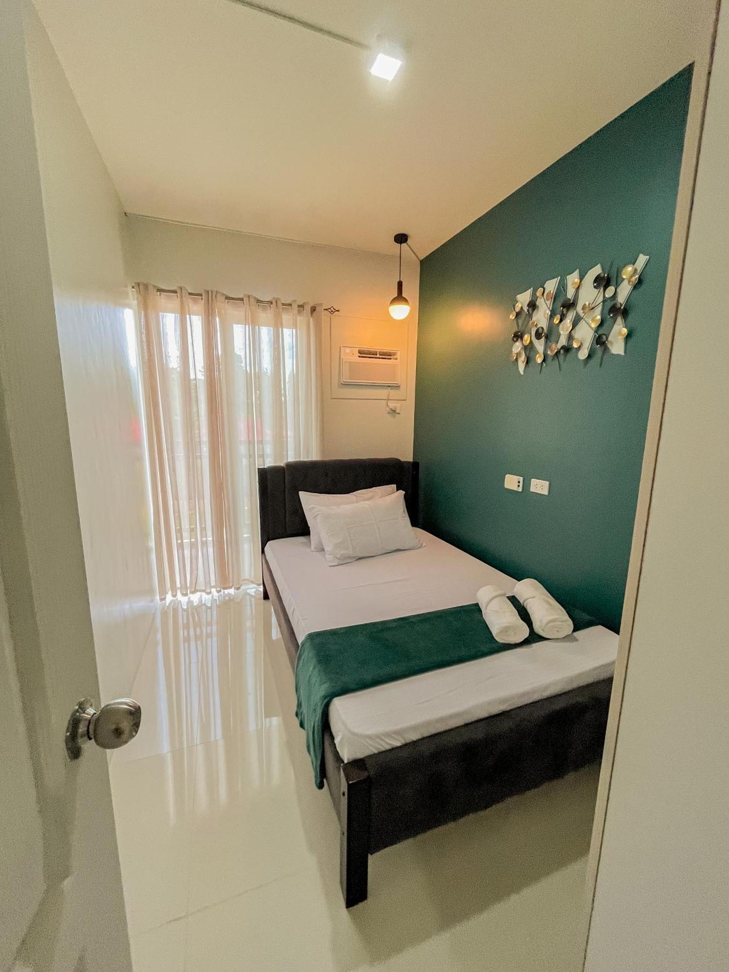 2 Bedroom And Studio Apartments With Private Pool And Gym In Vista Manors Verdant Puerto Princesa Exteriér fotografie