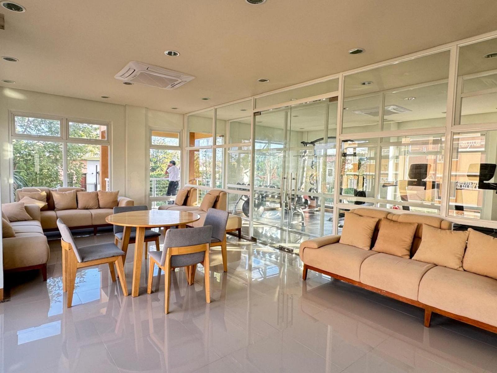 2 Bedroom And Studio Apartments With Private Pool And Gym In Vista Manors Verdant Puerto Princesa Exteriér fotografie